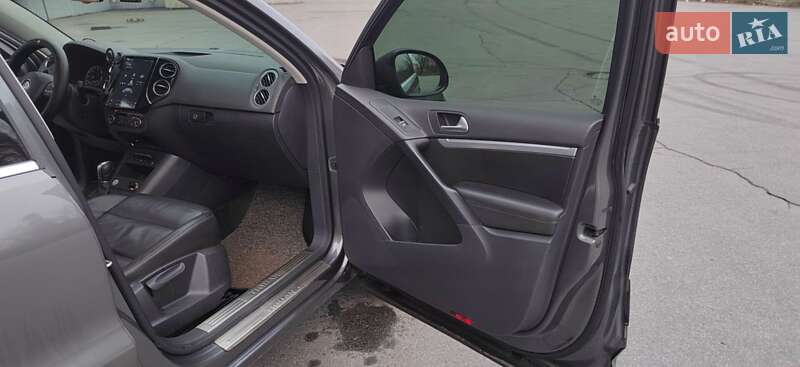 Внедорожник / Кроссовер Volkswagen Tiguan 2014 в Днепре