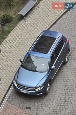 Внедорожник / Кроссовер Volkswagen Tiguan 2016 в 