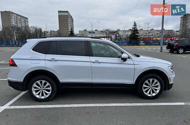 Позашляховик / Кросовер Volkswagen Tiguan 2018 в 