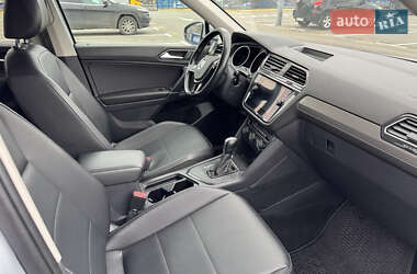 Позашляховик / Кросовер Volkswagen Tiguan 2018 в 