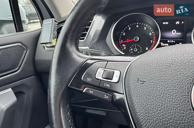 Позашляховик / Кросовер Volkswagen Tiguan 2018 в 