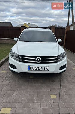 Позашляховик / Кросовер Volkswagen Tiguan 2016 в Львові