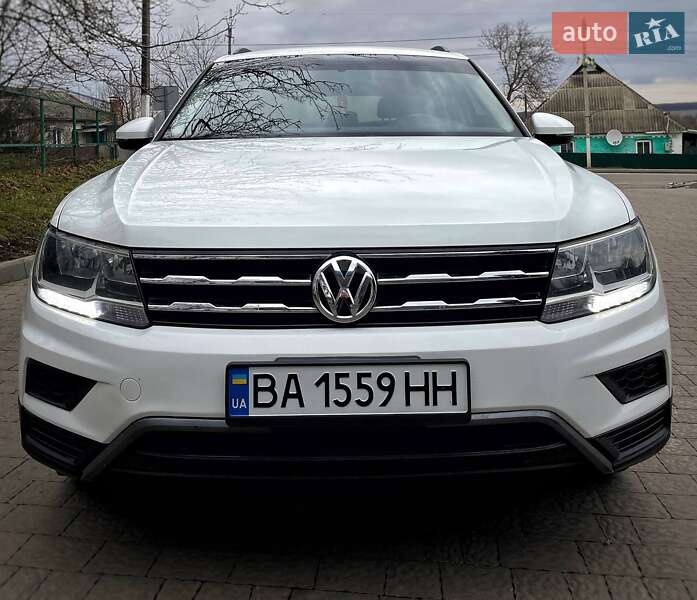 Внедорожник / Кроссовер Volkswagen Tiguan 2017 в Ладыжине