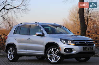 Позашляховик / Кросовер Volkswagen Tiguan 2016 в 