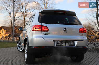 Позашляховик / Кросовер Volkswagen Tiguan 2016 в 