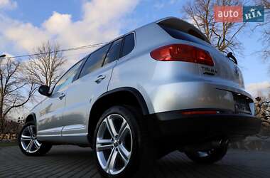 Позашляховик / Кросовер Volkswagen Tiguan 2016 в 