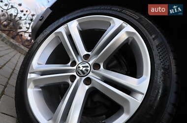 Позашляховик / Кросовер Volkswagen Tiguan 2016 в 