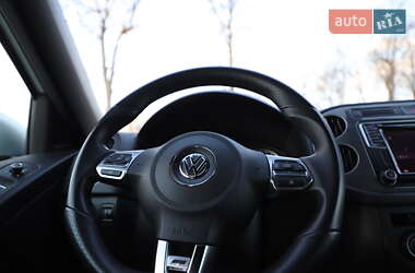 Позашляховик / Кросовер Volkswagen Tiguan 2016 в 