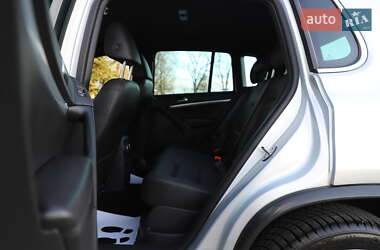 Позашляховик / Кросовер Volkswagen Tiguan 2016 в 