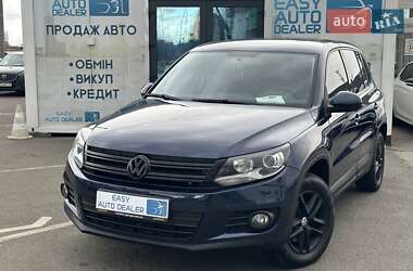 Позашляховик / Кросовер Volkswagen Tiguan 2011 в Києві