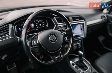 Внедорожник / Кроссовер Volkswagen Tiguan 2019 в 