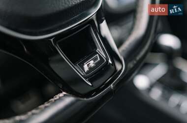 Внедорожник / Кроссовер Volkswagen Tiguan 2019 в 