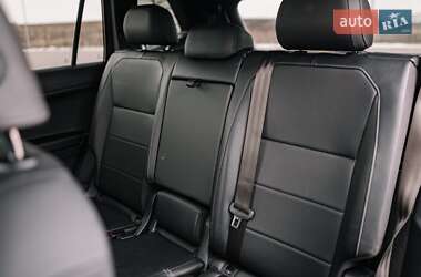 Внедорожник / Кроссовер Volkswagen Tiguan 2019 в 