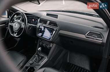 Внедорожник / Кроссовер Volkswagen Tiguan 2019 в 