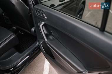 Внедорожник / Кроссовер Volkswagen Tiguan 2019 в 