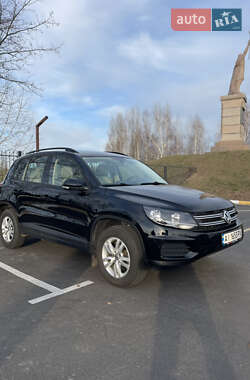 Позашляховик / Кросовер Volkswagen Tiguan 2016 в Києві