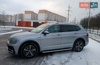Позашляховик / Кросовер Volkswagen Tiguan 2020 в 