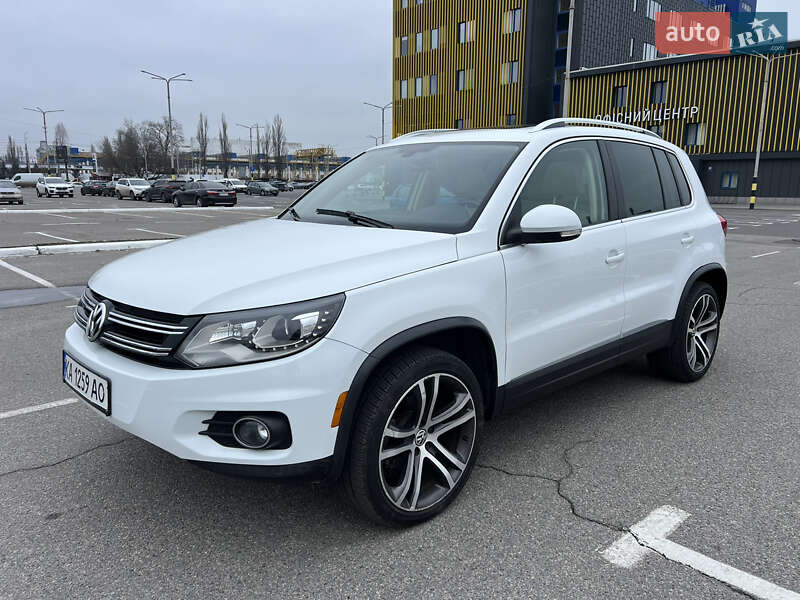 Позашляховик / Кросовер Volkswagen Tiguan 2016 в Києві