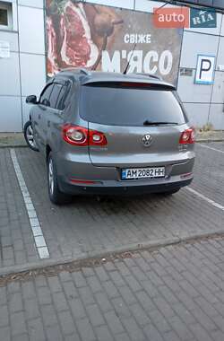 Внедорожник / Кроссовер Volkswagen Tiguan 2010 в 