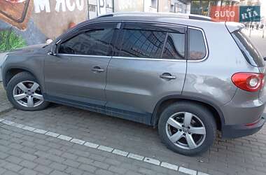 Внедорожник / Кроссовер Volkswagen Tiguan 2010 в 
