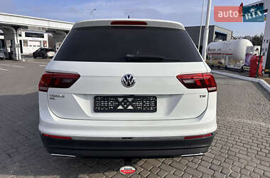 Позашляховик / Кросовер Volkswagen Tiguan 2017 в 