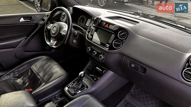 Внедорожник / Кроссовер Volkswagen Tiguan 2010 в Киеве