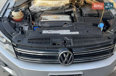 Внедорожник / Кроссовер Volkswagen Tiguan 2011 в Владимире