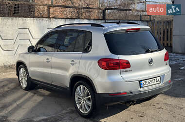 Внедорожник / Кроссовер Volkswagen Tiguan 2015 в 