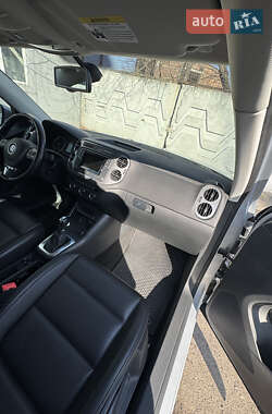 Внедорожник / Кроссовер Volkswagen Tiguan 2015 в 