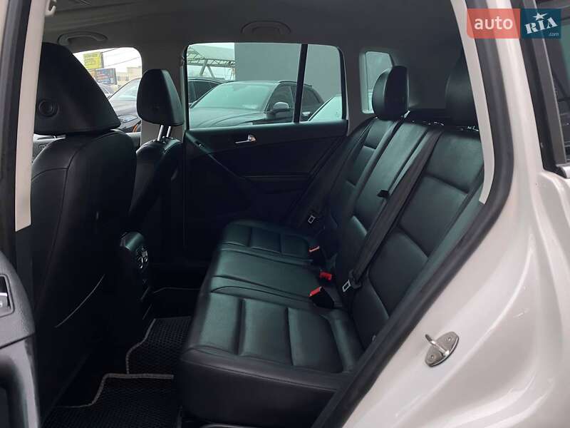 Внедорожник / Кроссовер Volkswagen Tiguan 2012 в Львове