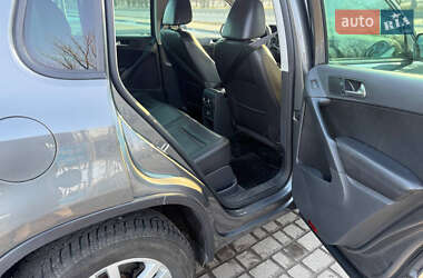 Внедорожник / Кроссовер Volkswagen Tiguan 2012 в 
