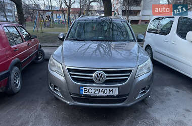 Позашляховик / Кросовер Volkswagen Tiguan 2010 в 