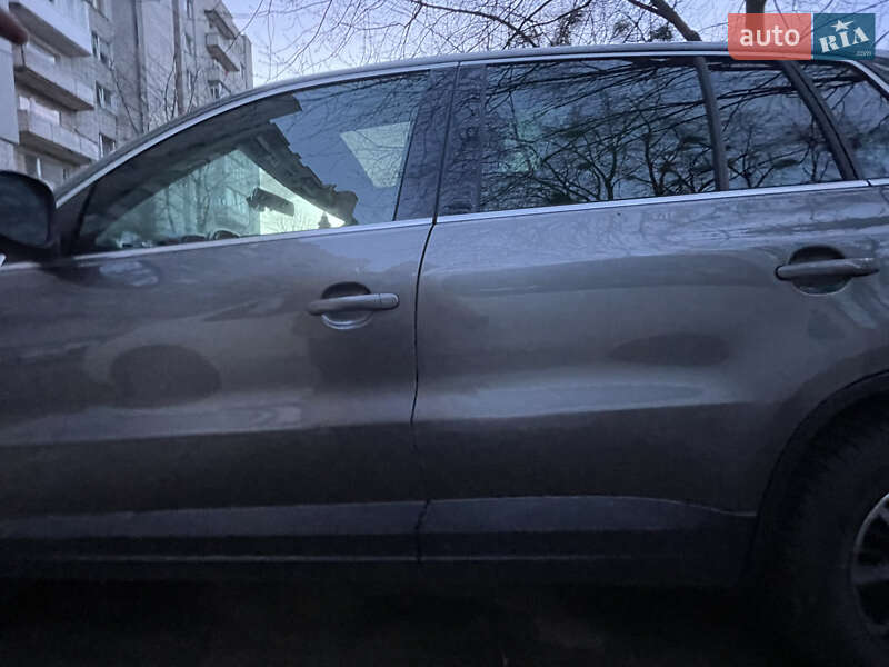 Внедорожник / Кроссовер Volkswagen Tiguan 2010 в Львове фото 4 Внедорожник / Кроссовер Volkswagen Tiguan 2010 в Львове
