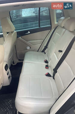 Позашляховик / Кросовер Volkswagen Tiguan 2010 в 