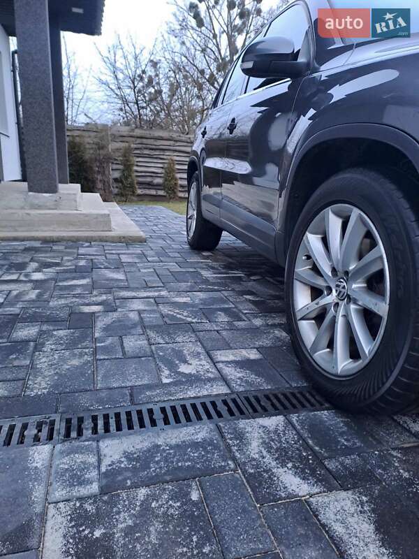Внедорожник / Кроссовер Volkswagen Tiguan 2012 в Славуте
