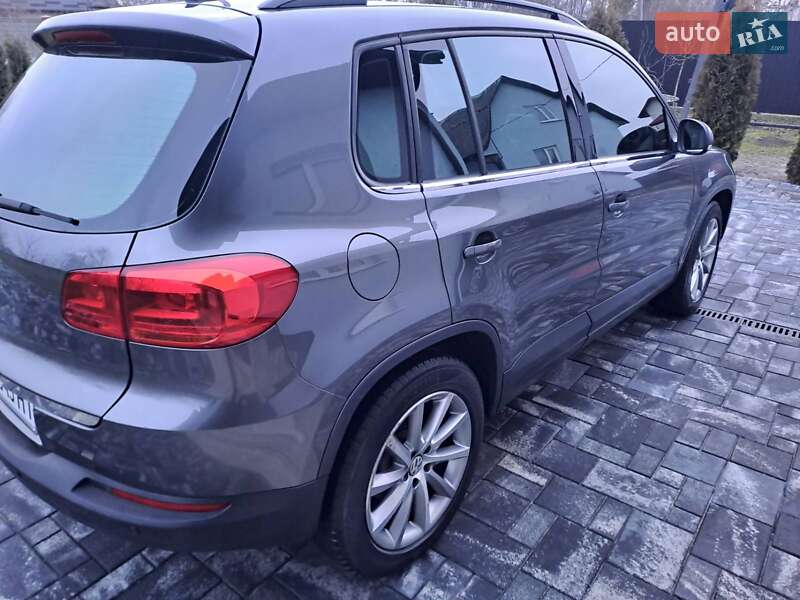 Внедорожник / Кроссовер Volkswagen Tiguan 2012 в Славуте