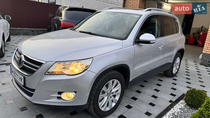 Внедорожник / Кроссовер Volkswagen Tiguan 2009 в 