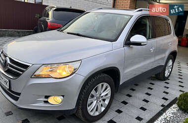 Внедорожник / Кроссовер Volkswagen Tiguan 2009 в 