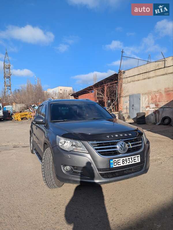 Позашляховик / Кросовер Volkswagen Tiguan 2010 в Южноукраїнську