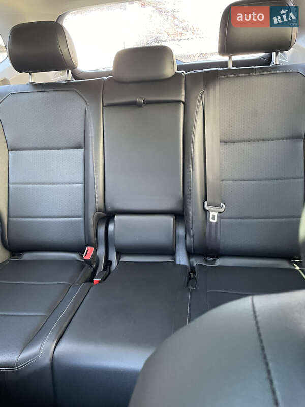 Внедорожник / Кроссовер Volkswagen Tiguan 2017 в Кривом Роге