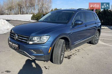 Позашляховик / Кросовер Volkswagen Tiguan 2019 в 