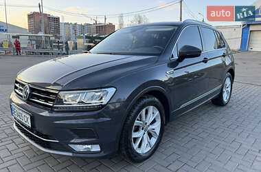 Внедорожник / Кроссовер Volkswagen Tiguan 2016 в Одессе