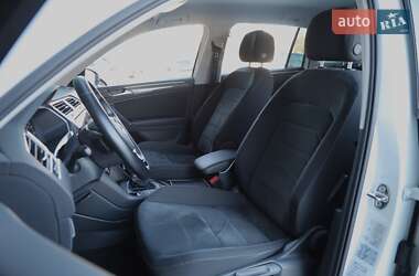 Внедорожник / Кроссовер Volkswagen Tiguan 2018 в 