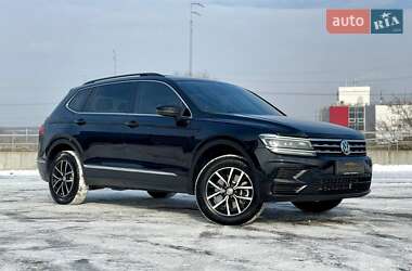 Внедорожник / Кроссовер Volkswagen Tiguan 2021 в Киеве