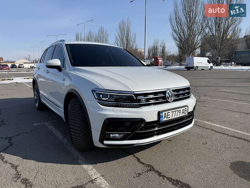 Внедорожник / Кроссовер Volkswagen Tiguan 2018 в 