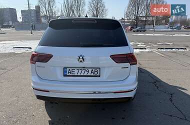 Внедорожник / Кроссовер Volkswagen Tiguan 2018 в 