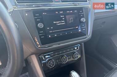 Внедорожник / Кроссовер Volkswagen Tiguan 2018 в 