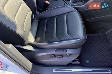 Внедорожник / Кроссовер Volkswagen Tiguan 2018 в 