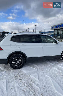 Внедорожник / Кроссовер Volkswagen Tiguan 2019 в Киеве