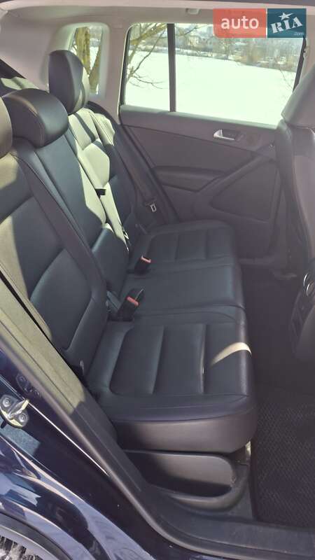 Внедорожник / Кроссовер Volkswagen Tiguan 2015 в Ворзеле